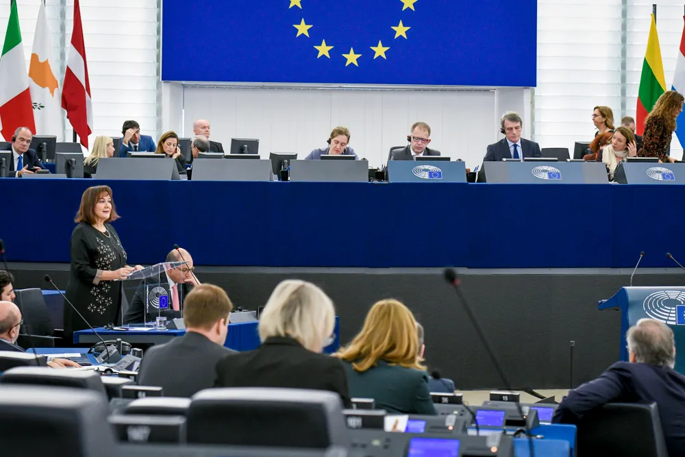 Frères musulmans : Paris défie Bruxelles — et pose la question explosive des Gardiens de la Révolution